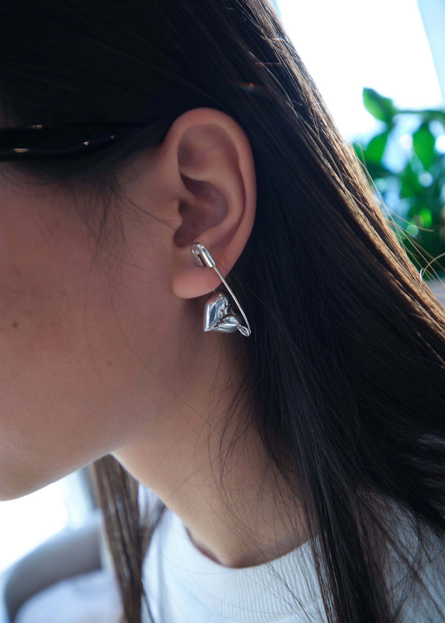 SAFETY PIN Earring with CRACKED HEART Charm