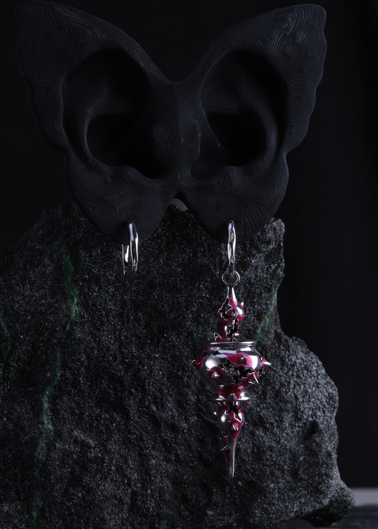 SOLID OF REVOLUTION magenta Pendant