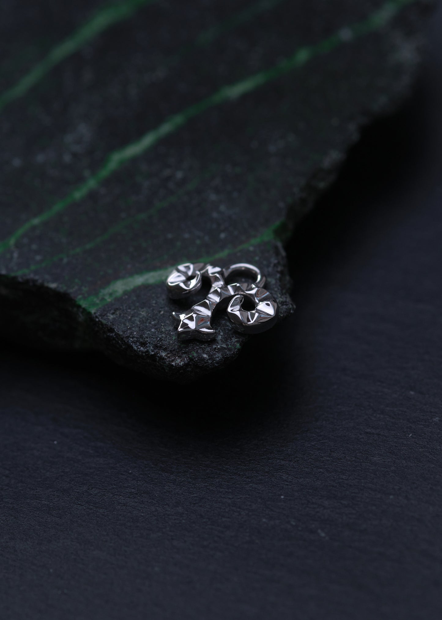MUYIZ Pendant