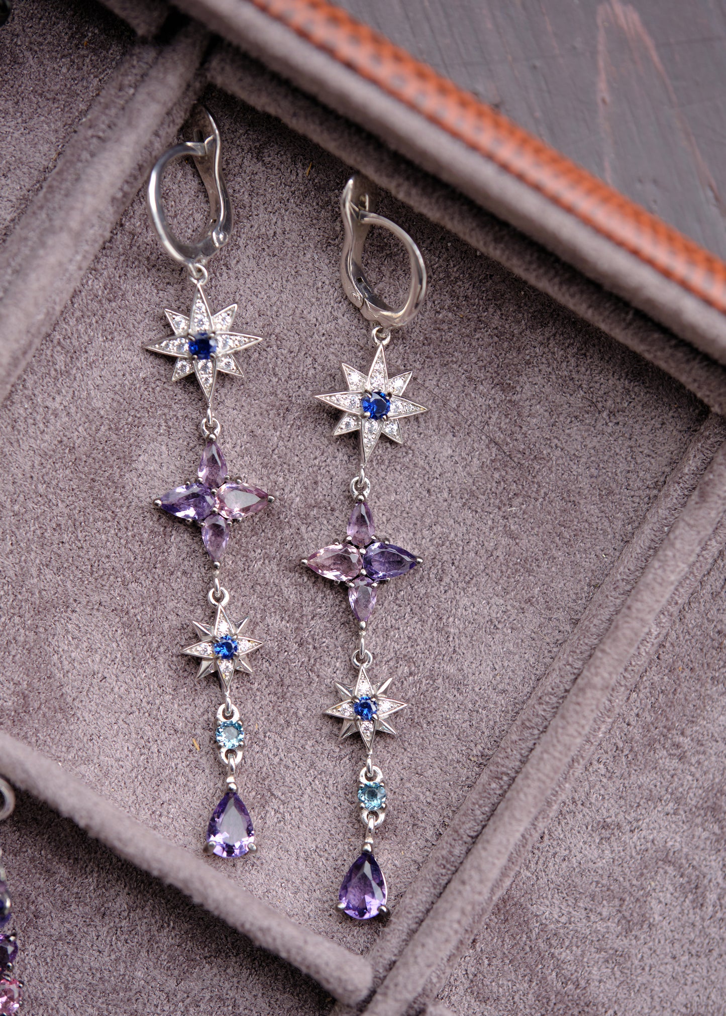 Velesa Peruna DANGLE Stellar Violet